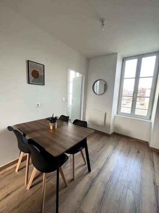Le Duplex Tout Confort Bressuire Dış mekan fotoğraf